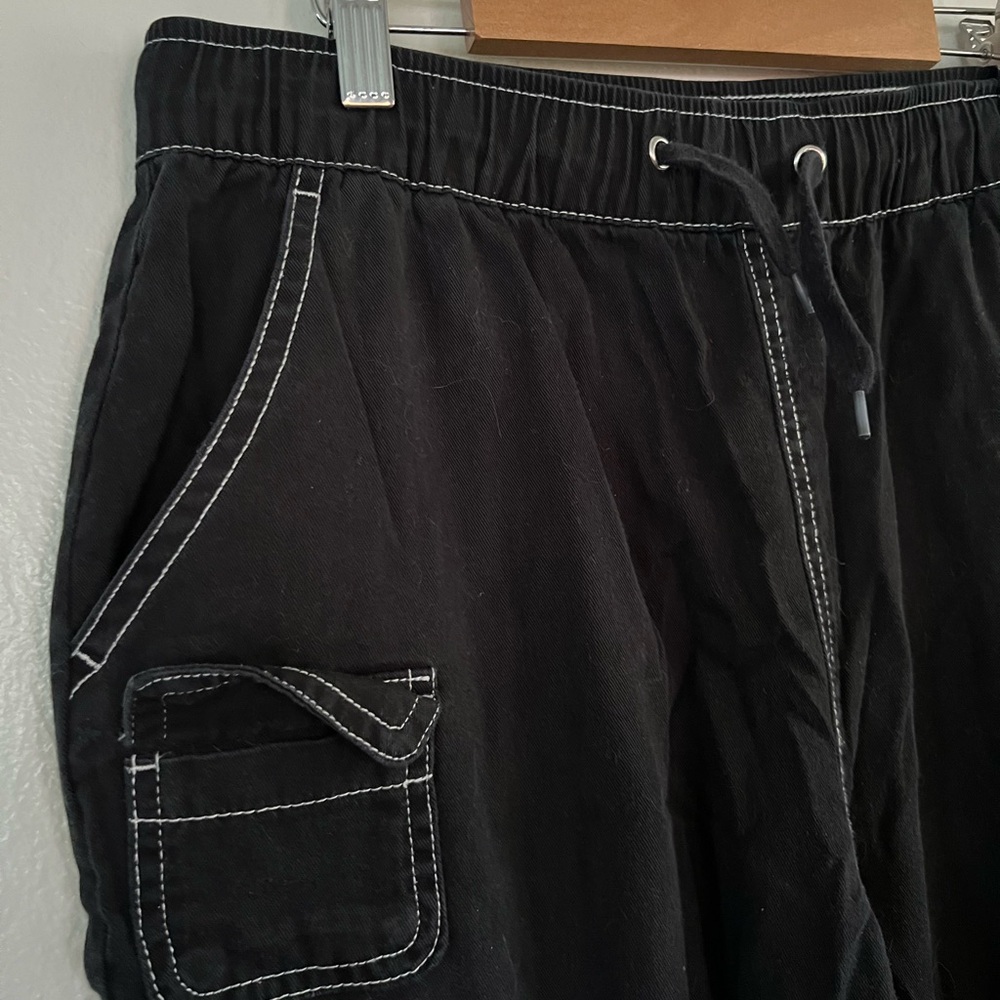 Hot Topic Black Joggers - Picture 2 of 8